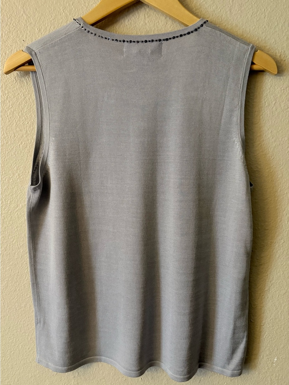 August Silk 100% Silk Shell XL Light Gray Beaded Sleeveless Blouse - Picture 2 of 12